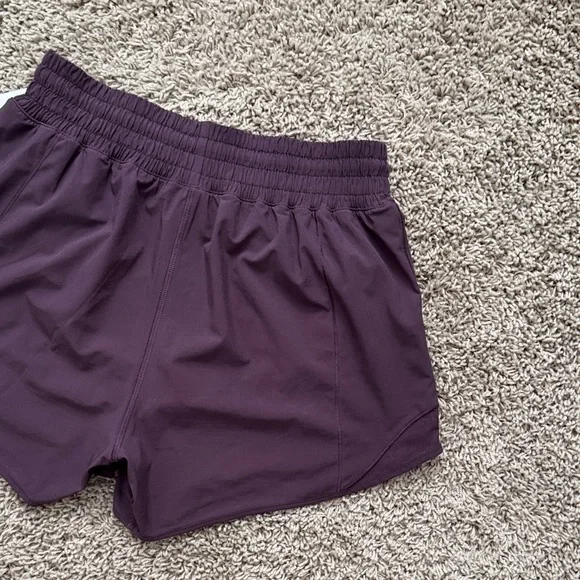 lululemon athletica Hotty Hot Shorts - Picture 7 of 7